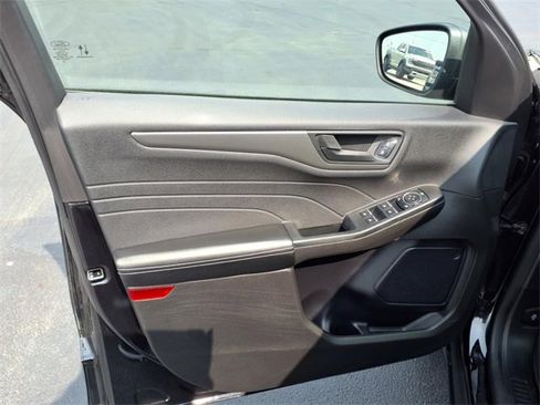 Used 2023 Ford Escape Active image 17