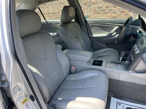 Used 2009 Toyota Camry LE image 19