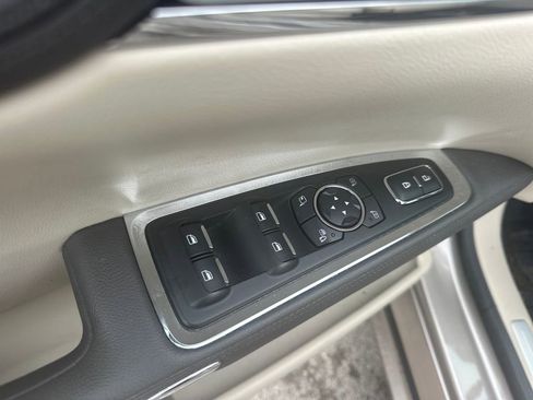 Used 2018 Lincoln Continental Reserve w/ Luxury Package FWD image 11