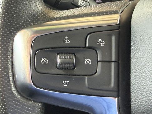 Used 2025 Chevrolet Blazer LT FWD image 24