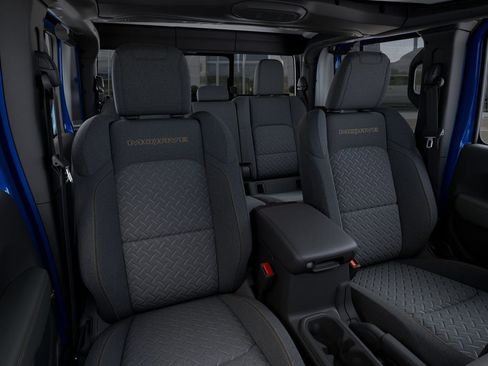 New 2025 Jeep Gladiator Mojave w/ Convenience Group image 16