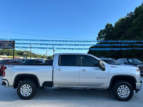 Used 2022 Chevrolet Silverado 2500 LT w/ Convenience Package AWD/4WD image 8
