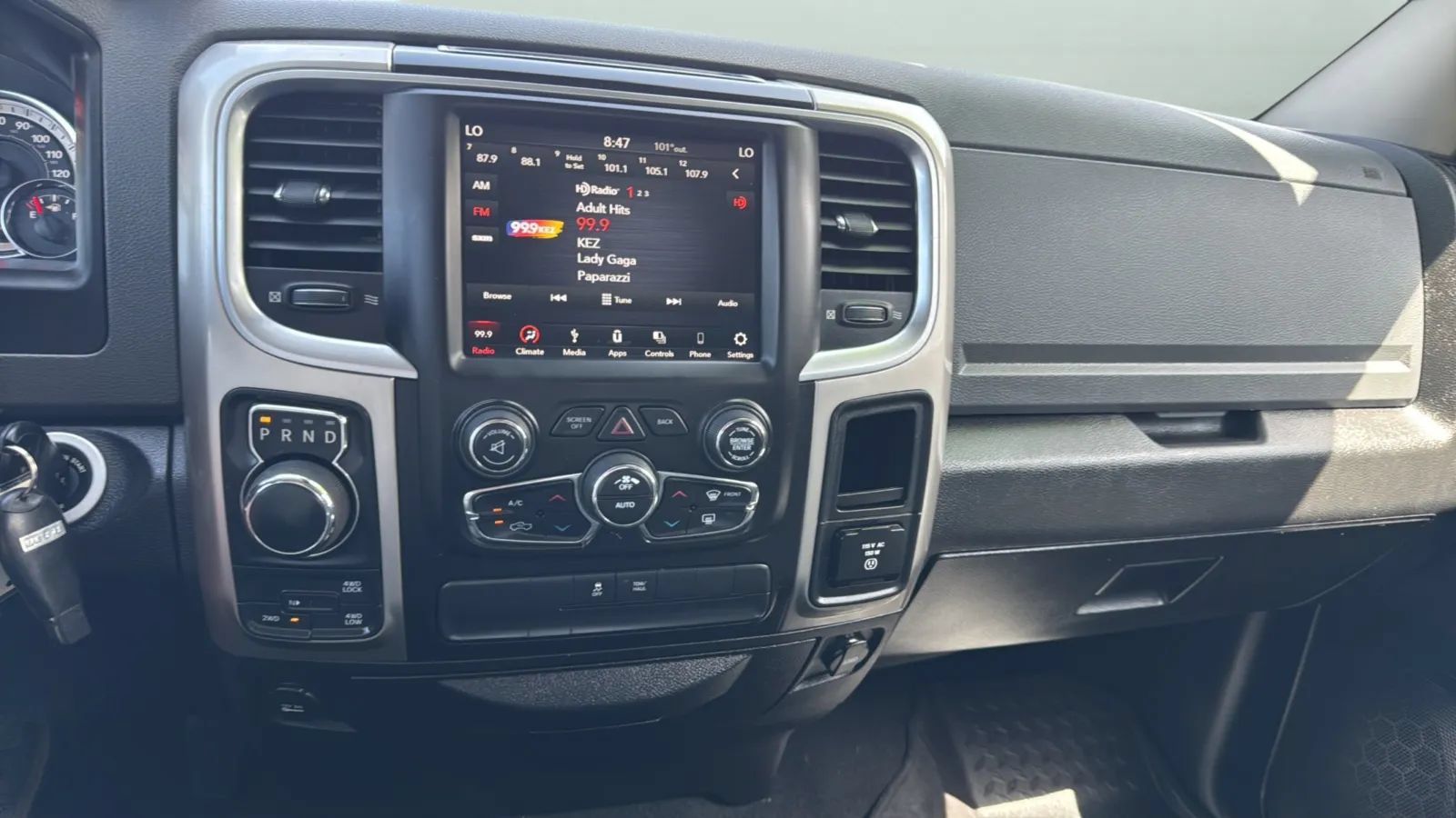 Used 2019 RAM 1500 Classic SLT w/ Luxury Group AWD/4WD image 23