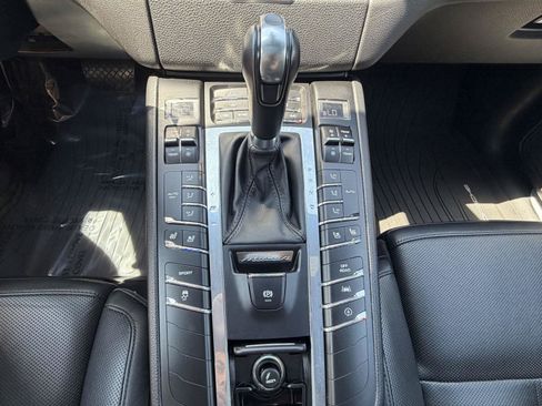 Used 2018 Porsche Macan S AWD/4WD image 17