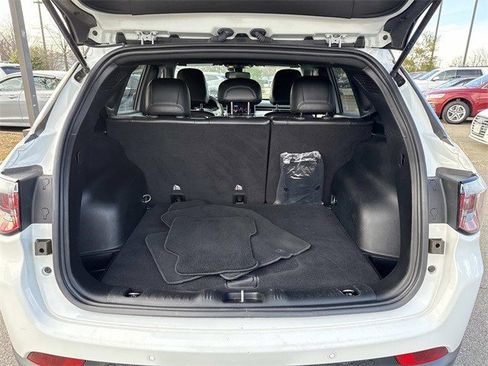 Used 2023 Jeep Compass Limited image 12