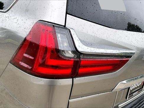 Used 2019 Lexus LX 570 4WD w/ Luxury Package image 26