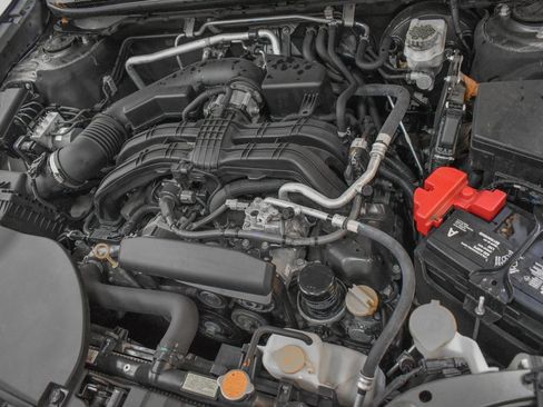 Used 2022 Subaru Outback Touring w/ Popular Package #2 image 8