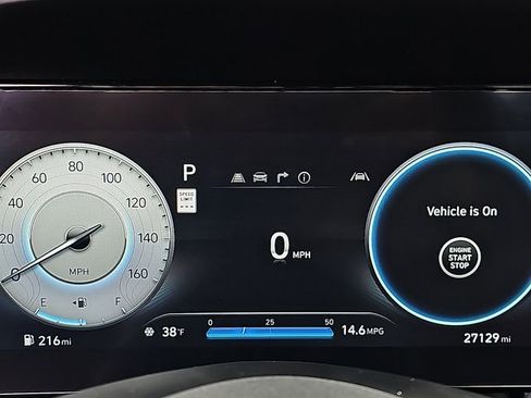 Used 2024 Hyundai Elantra SEL w/ Convenience Package image 22