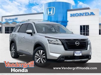 Used 2023 Nissan Pathfinder SL w/ Lighting Package (N92)