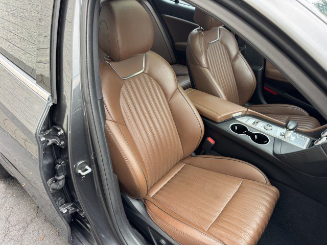 Used 2021 Genesis G70 3.3T RWD image 37