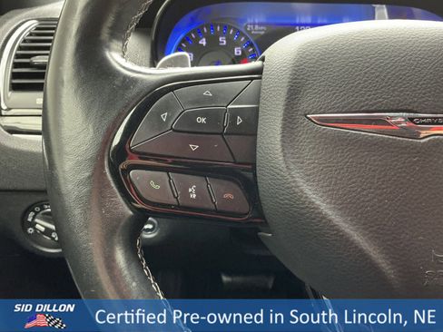 Used 2018 Chrysler 300 S image 9