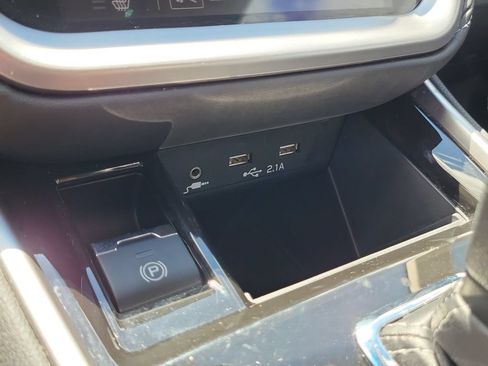 Used 2021 Subaru Outback Limited AWD/4WD image 30