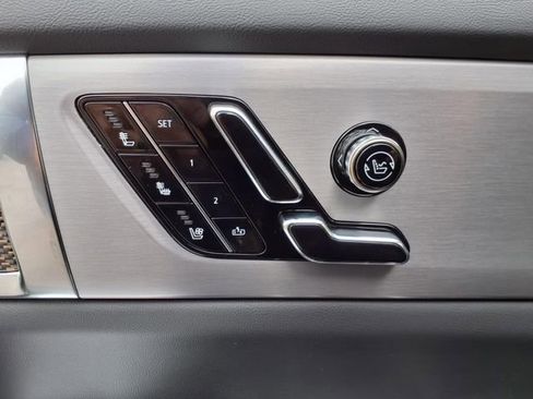 New 2026 Cadillac Vistiq Sport image 28