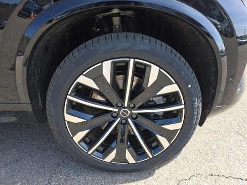 New 2026 Volvo XC90 T8 Ultra w/ Protection Package Premier AWD/4WD image 9