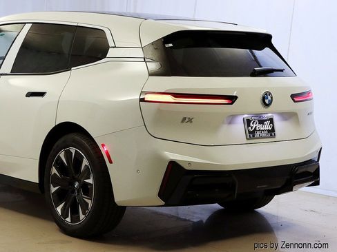 Used 2026 BMW iX xDrive60 w/ M Sport Package image 8