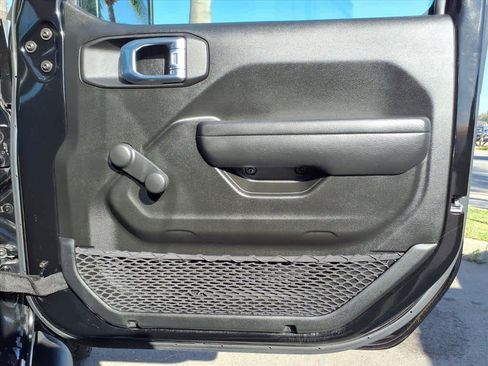 Used 2021 Jeep Wrangler Unlimited Sport image 24