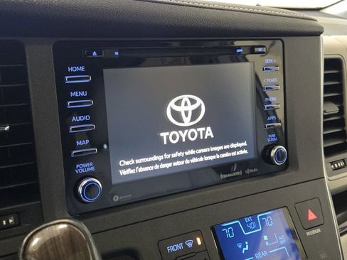 Used 2019 Toyota Sienna XLE Premium image 26