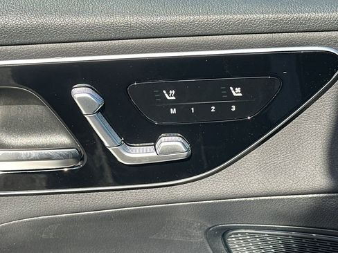 Used 2026 Mercedes-Benz GLC 300 image 12