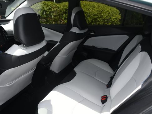Certified 2022 Toyota Prius Limited w/ Premium Convenience Package FWD image 16