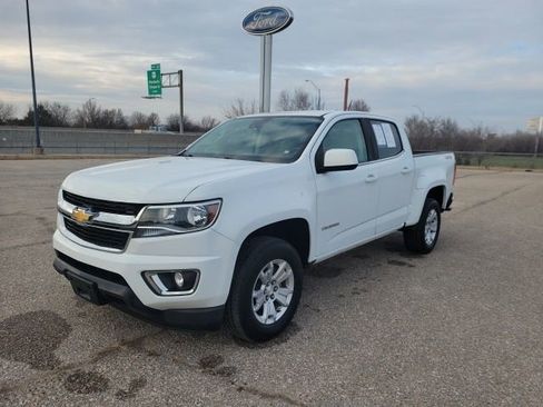 Used 2019 Chevrolet Colorado LT w/ LT Convenience Package image 16