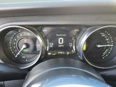 Used 2023 Jeep Wrangler Sahara w/ Cold Weather Group image 33