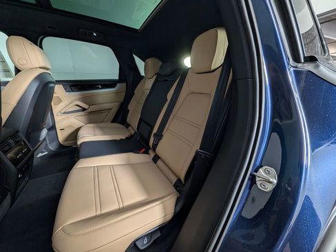 New 2026 Porsche Cayenne image 24