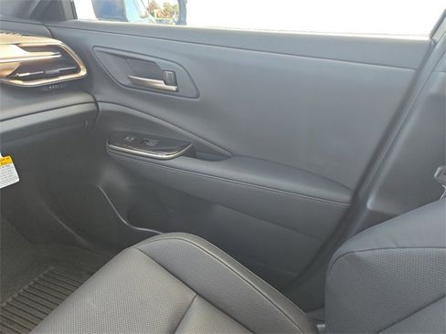 Used 2025 Toyota Crown Limited image 11