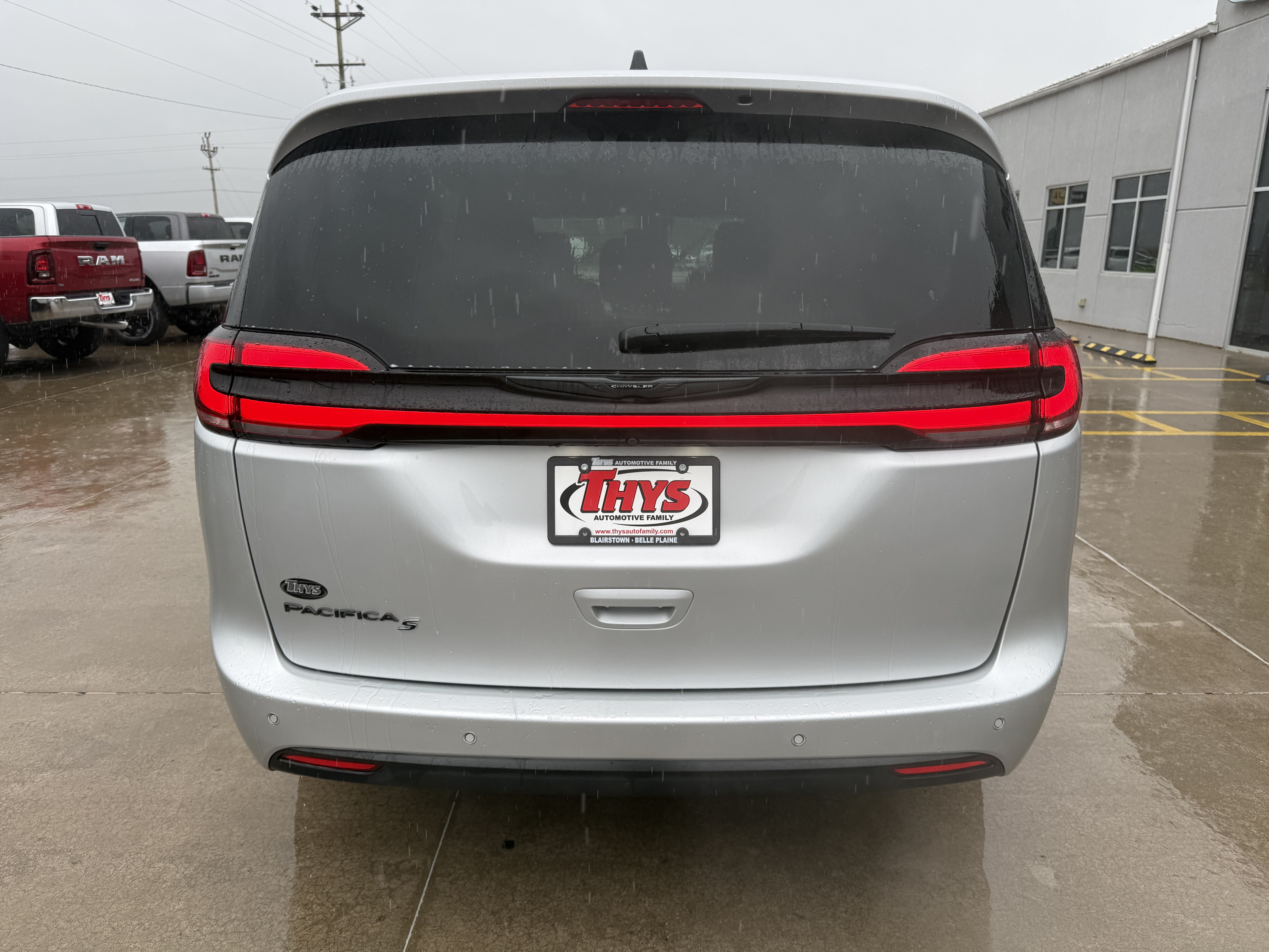 Used 2024 Chrysler Pacifica Touring-L w/ S Appearance Package FWD image 36