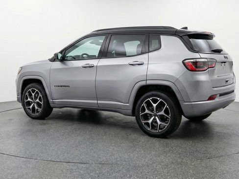 Used 2025 Jeep Compass Limited image 6