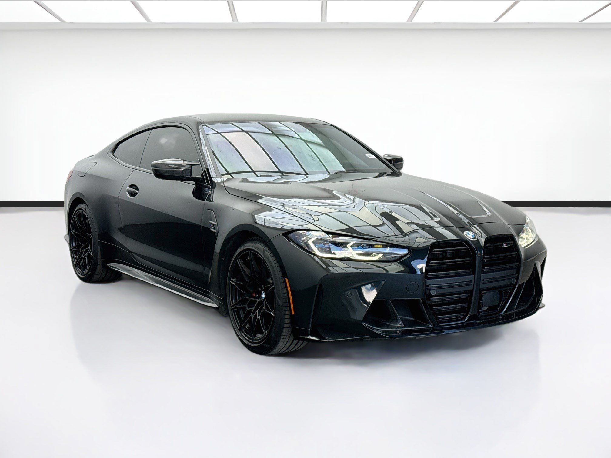 Used 2022 BMW M4 Competition w/ M Carbon Exterior Package RWD image 3
