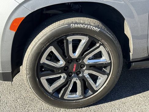 Used 2021 GMC Yukon Denali w/ Denali Premium Package image 23