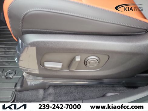New 2026 Kia Carnival EX FWD image 22