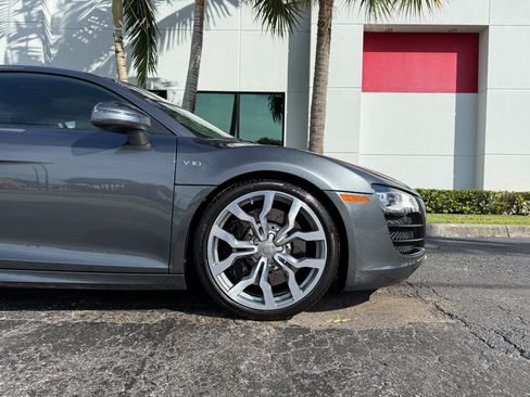 Used 2010 Audi R8 V10 AWD/4WD image 3