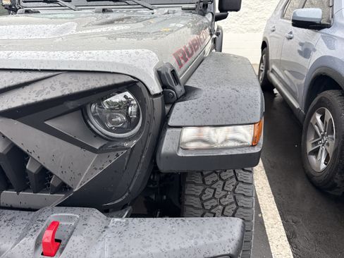Used 2023 Jeep Gladiator Rubicon w/ Trailer Tow Package AWD/4WD image 12