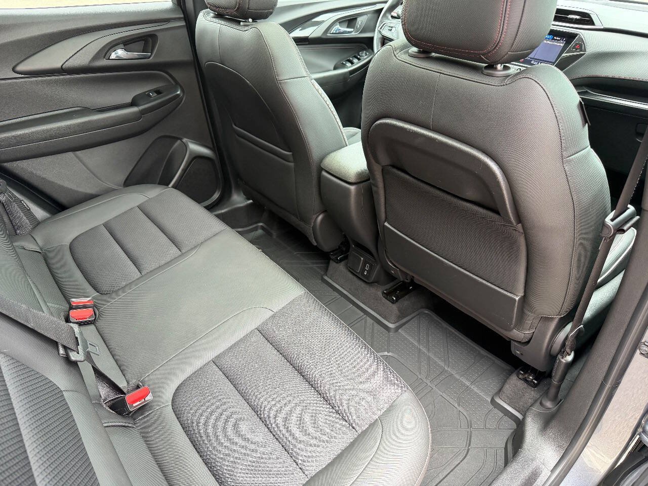 Used 2022 Chevrolet TrailBlazer RS w/ Sun and Liftgate Package FWD image 20