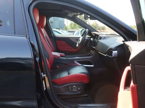 Used 2019 Jaguar F-PACE S AWD/4WD image 24