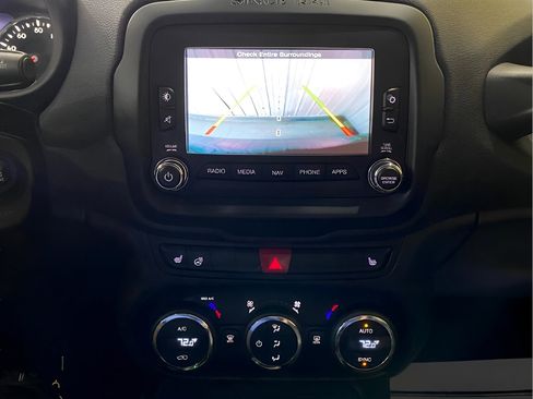 Used 2016 Jeep Renegade Limited image 16