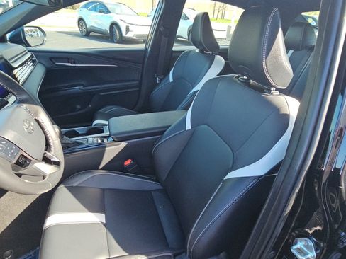 Used 2026 Toyota Camry SE FWD image 25