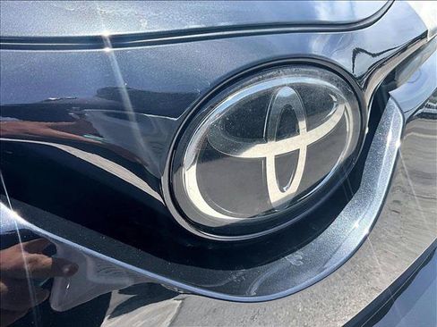 Used 2019 Toyota C-HR LE FWD image 29
