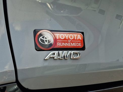 Certified 2023 Toyota Sienna XSE w/ XSE Plus Package AWD/4WD image 32