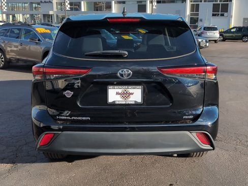 Used 2022 Toyota Highlander L image 6