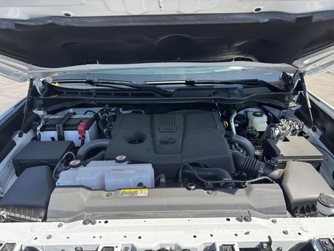 Used 2026 Toyota Tundra Platinum AWD/4WD image 28
