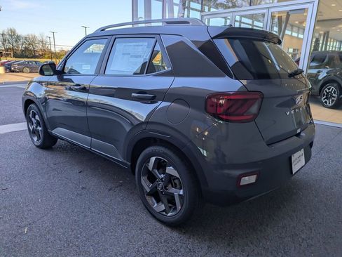 New 2026 Hyundai Venue SEL image 3