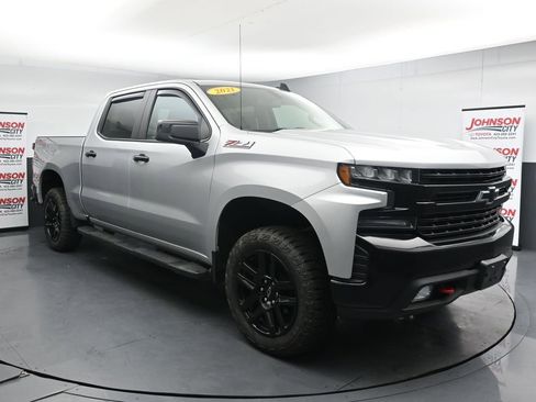 Used 2021 Chevrolet Silverado 1500 LT Trail Boss w/ Bed Protection Package AWD/4WD image 2