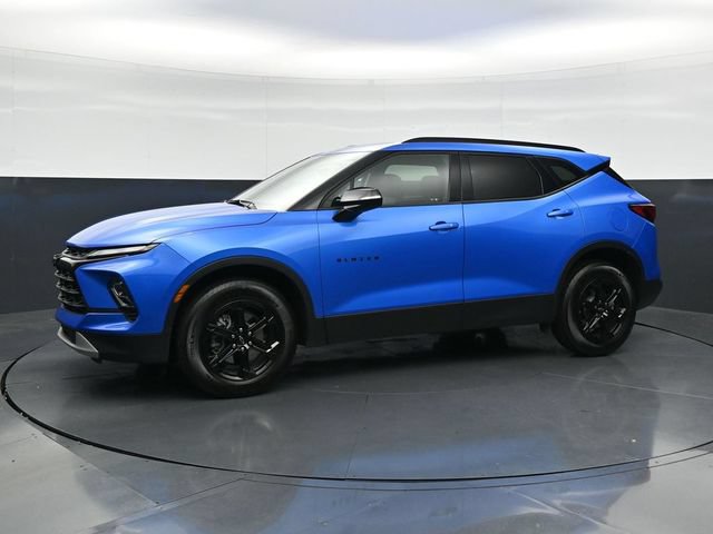 Used 2024 Chevrolet Blazer LT w/ Sound & Technology Package FWD image 6
