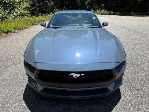Used 2024 Ford Mustang Coupe RWD image 3