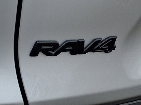 Certified 2020 Toyota RAV4 XLE Premium image 30