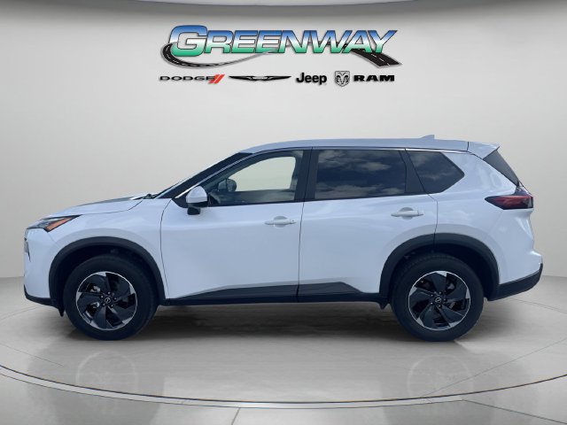 Used 2024 Nissan Rogue SV AWD/4WD image 2