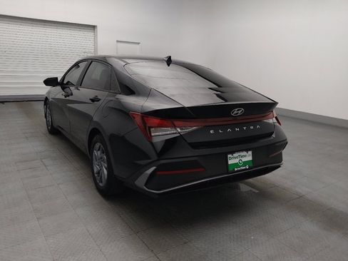 Used 2024 Hyundai Elantra SEL FWD image 5