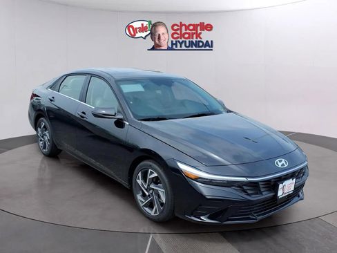 New 2026 Hyundai Elantra Limited FWD image 7